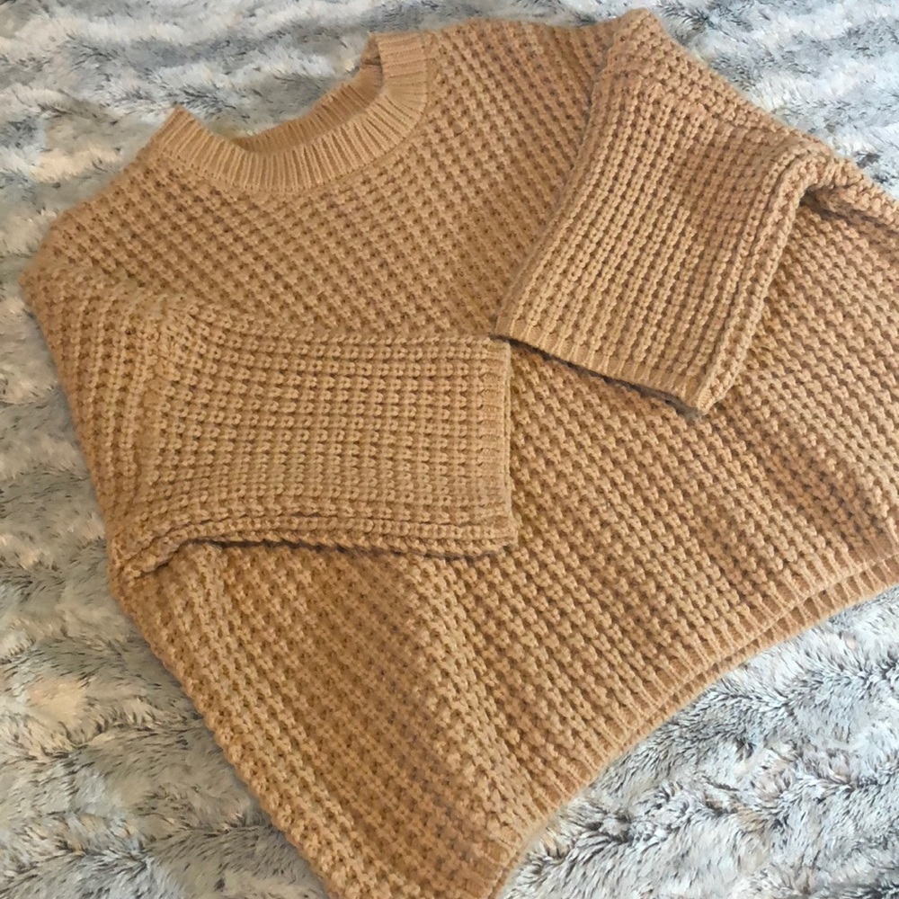 Adorable sweater, perfect for winter!